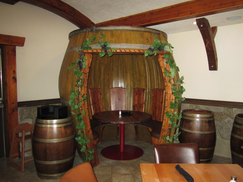 The Pine Inn Chetwynd Dış mekan fotoğraf